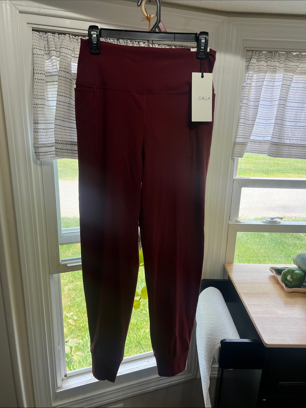 Calia High-Rise Jogger in Burgundy